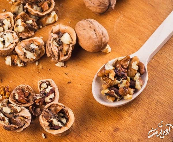 سیاه کردن موهای سفید پوست گردو